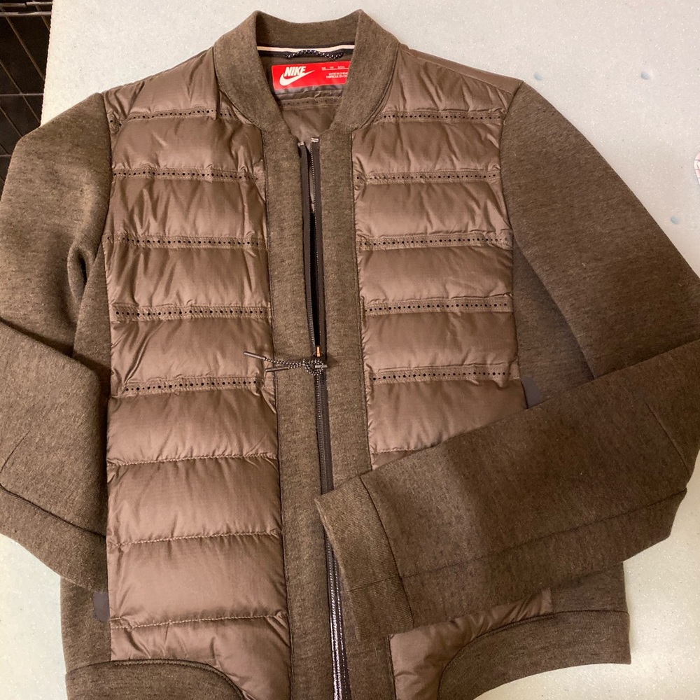 Nike tech sweater